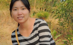 他的舌头探进蜜源毛毛虫说说